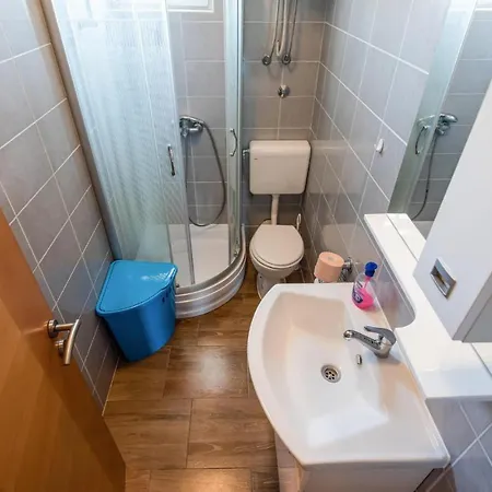 1 Bedroom Beautiful In